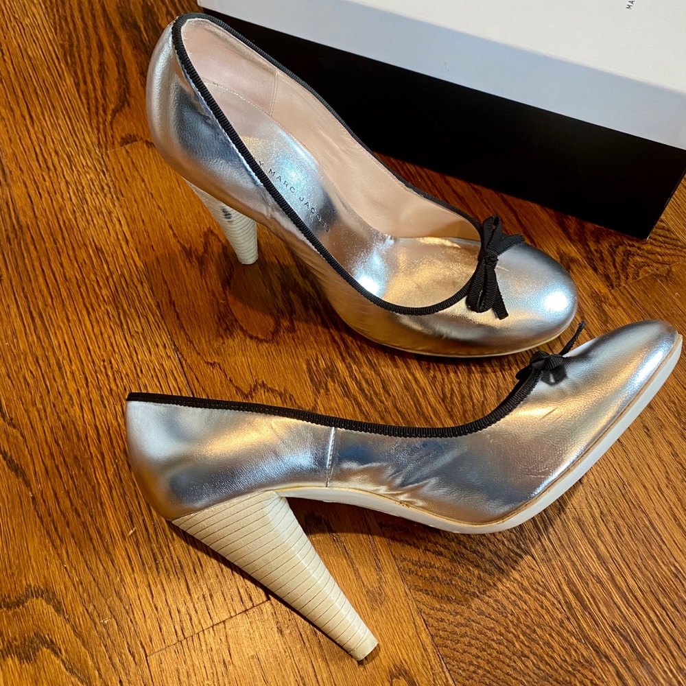 Marc Jacobs silver heels